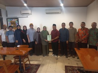 Muhammadiyah Bekasi Terima Wakaf Tanah Seluas 1.908 M2 Beserta Masjid