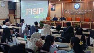 Jadi Dosen Tamu di Unair, Anas Urbaningrum: Belum Ada Parpol Kuat di Indonesia