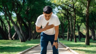 Lama Berdiri Ternyata Berisiko Penyakit Jantung?