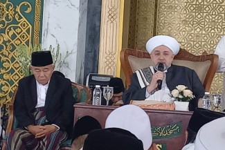 Hadiri “Maulid Akbar” di Masjid Al-Akbar Surabaya, Syekh Afeefuddin Al-Jailani: Majelis yang Luar Biasa