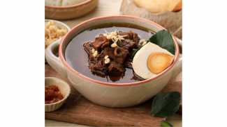 Dinobatkan sebagai Sup Terlezat di Dunia, Ini Rekomendasi Rawon Enak di Jakarta