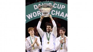 Italia Kembali Rebut Piala Davis, di Final Jannik Sinner dan Matteo Barretteni Bermain Gas Poool