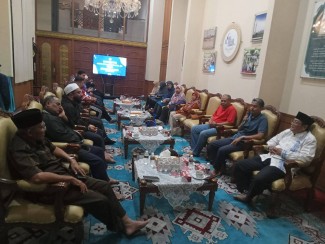 Belasan Ustadz dan Ustadzah Malaysia Belajar ke Masjid Al-Akbar Surabaya