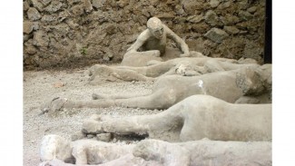 Kisah Tragis Kaum Rass: Jadi Batu Hitam Dihimpit Dua Bukit