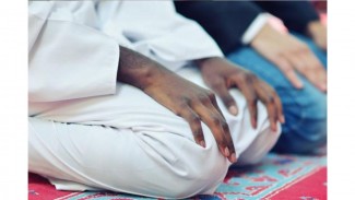 Kisah Al-Hajjaj bin Yusuf yang Salat Mendahului Imam: Pencuri Sejati