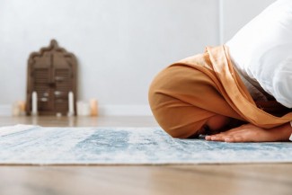 Peneliti AS Ungkap Deretan Manfaat Gerakan Shalat, Salah Satunya Atasi Nyeri Punggung