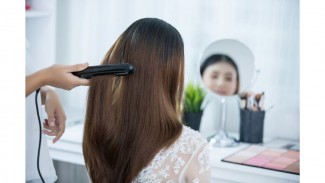 Bahaya Pelurusan dan Pengeritingan Bèrdampak Kerusakan Rambut