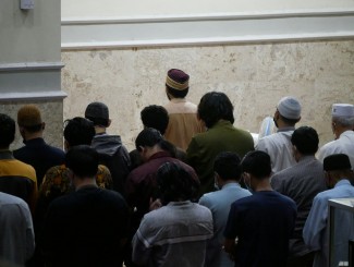 3 Keutamaan Shalat Jamaah yang Perlu Kamu Sadari