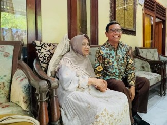 Mahfud MD Kenang Mendiang Sang Ibu sebagai Sosok Hebat Sabar, Sederhana, dan Selalu Jujur
