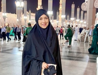 Ira Wibowo Bagikan Pengalaman Umrah Pertama: Aku Merasa Begitu Aman dan Tentram