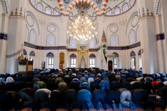 Populasi Muslim di Jepang Meningkat, Permintaan Lahan Kuburan Makin Tinggi