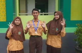 Siswa MAN 3 Jembarana Bali Borong 2 Medali di Ajang Internasional, Keren