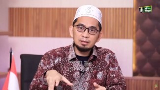 Ustadz Adi Hidayat: Warga Dekat Masjid Tak Sholat Berjamaah? Begini Cara Bijaknya