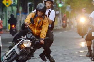 5 Tips Ampuh untuk Mengatasi Selip Saat Mengendarai Motor di Jalan Licin