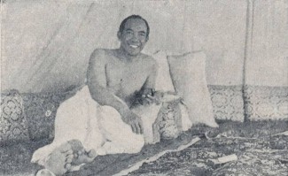 Catatan Perjalanan Bung Karno ke Tanah Suci: Lepas Atribut Kenegaraan di Makam Rasulullah SAW