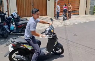 Momen Rio Haryanto Pulang Shalat Naik Motor Sejuta Umat