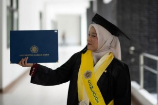 Lulus Sarjana Tercepat UGM, Lintang Sekar Jagad Sosok yang Sibuk Organisasi