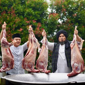 Momen Bobon Santoso Masak Bareng Ustadz Derry Sulaiman, Netizen: Nangis Jadi Saudara Seiman