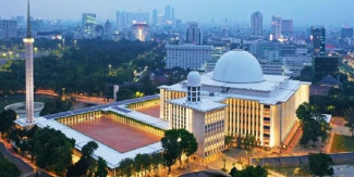 Jadi Tempat Ibadah Favorit Saat Ramadhan, Masjid Istiqlal Bukti Komitmen SIG dalam Membangun Negeri