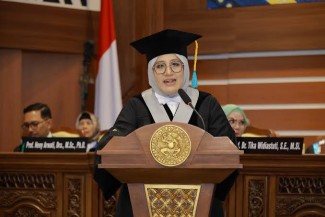 Guru Besar Unair Beberkan  Strategi Mengelola Keuangan Jelang Idul Fitri