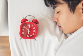 Perubahan Jam Tidur Sebabkan Gangguan Kognitif dan Penuaan Otak