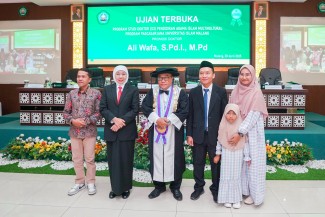 Pemprov Jatim Kembali Lahirkan Doktor, Khofifah: Enam Tahun 6.846  Beasiswa Digelontorkan mulai S1 hingga S3