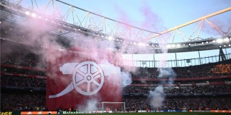 Arsenal Tuai Kritik Tajam Usai Tampilkan Tifo Sederhana Lawan PSG, Tolak Desain Fans Senilai Rp240 Juta