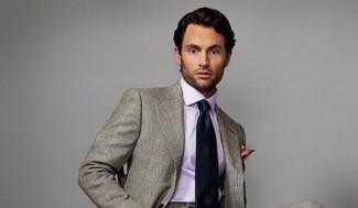 Aktor Nonmuslim, Penn Badgley Temukan Ketenangan Usai Baca Quran