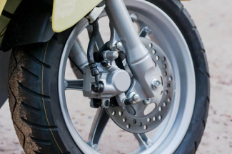 Bantingan Shockbreaker Depan Sepeda Motor Terasa Keras? Ini Penyebabnya
