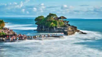 Pulau Bali Dinobatkan sebagai yang Terindah di Dunia: Punya Air Terjun, Gunung Berapi, dan Teluk yang Tenang