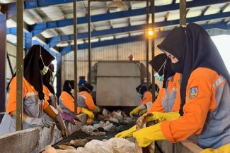 Pemkab Jombang Pasok 10 Ton Bahan Bakar dari Sampah ke SIG Pabrik Tuban