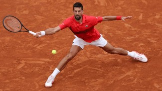 Novak Djokovic Bermain Terlalu Bagus Bikin Moutet Andalan Perancis Tumbang dan Frustasi di Roland Garros