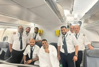 Cerita Sakral: Jamaah Haji Libya Ditolak Naik Pesawat, Lalu Pesawat Yang Sudah Terbang Rusak, Pilot Menyerah