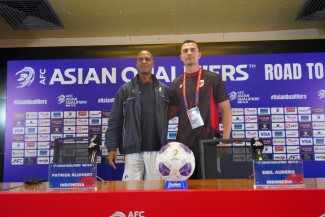 Patrick Kluivert Siap Ukir Sejarah di GBK! Indonesia Wajib Menang Lawan Tiongkok