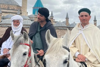 3 Laki-Laki  Spanyol Ini 7 Bulan di Punggung Kuda Menuju Tanah Suci