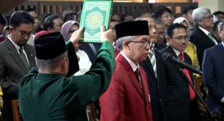 Viral Video Wakil Ketua DPR Walkout Gara-gara Pelantikan Rektor UPI Disisipkan Bahasa Inggris