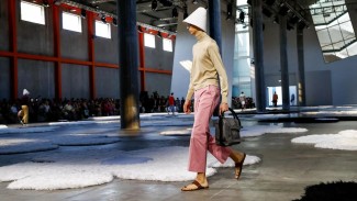 Koleksi Terbaru Prada Tuai Protes karena Dinilai Merampas Budaya India