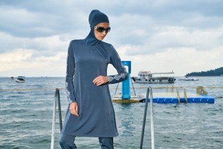 Muslimah di AS Dipecat sebagai Penjaga Pantai Gara-gara Baju Renang Sopan
