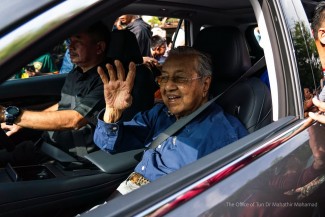 Mahathir Mohamad Lanjut Bekerja Usai Jalani Perawatan Akibat Kelelahan