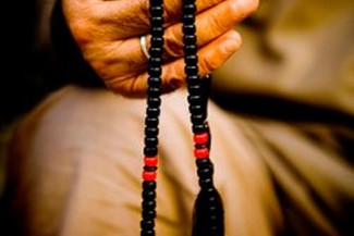 Tasawuf: Di Antara Kekhusyukan dan Kesesatan