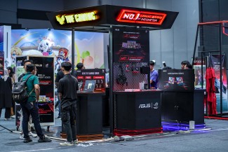 Hadir di HoYo FEST 2025 Surabaya, ASUS ROG Jawab Rasa Penasaran Gamers