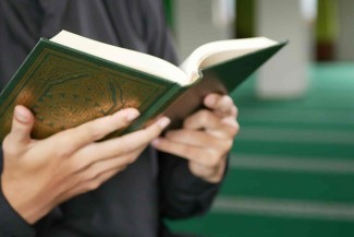 Menyelaraskan Fitrah dan Fikih Prioritas dalam Kehidupan Muslim Modern