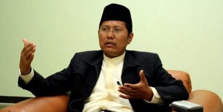 KH Cholil Tanggapi Sri Mulyani: Secara Hukum Tidak Bisa Disamakan Bayar Pajak Dengan Bayar Zakat dan Wakaf