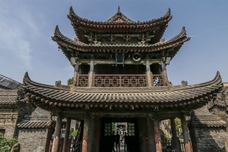Muslim China: Masjid Tanpa Kubah, Iman di Balik Tirai Merah