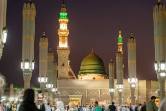 Suara Ledakan Dekat Masjid Nabawi Guncang Madinah, Netizen Spekulasi Rudal