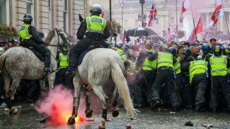 Demo Unite the Kingdom di London Berujung Ricuh, 26 Petugas Terluka Diserang Pendemo