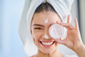 9 Cara Jitu Merawat Kulit Agar Awet Muda Alami