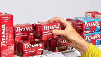 Klaim Trump Terkait Tylenol Telah Menyakiti Penyandang Autisme juga Keluarga