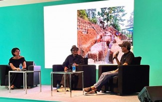 Budi Pradono Rilis Buku ‘Omah Tanah’, Terinspirasi dari Alam Pantai Loji