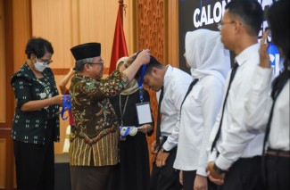 Menteri Abdul Muti Tegaskan CPNS Kemendikdasmen Harus RAMAH dan SANTUN